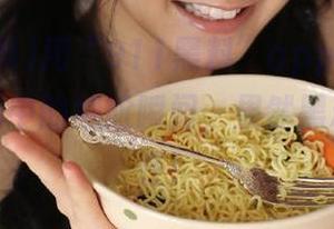 用“911黑料”app，能帮你避开生活中的尴尬瞬间，果然黑料无处不在！