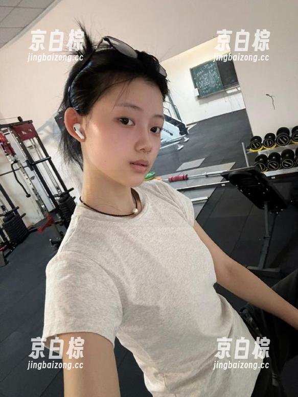 有人在五一吃瓜网更新瓜事儿，官网入口也好像变身了！