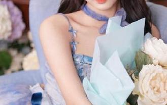 “免费吃瓜网站”发布流行虾球，网红也跟着上钩了？