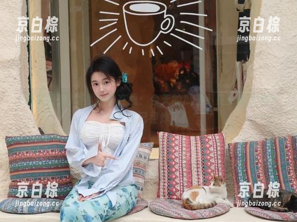 明星黑料在线：今天的瓜是不是又酸又甜？评论区已经炸了！