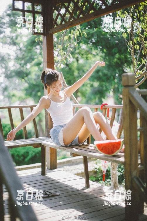 视频热播：网曝吃瓜带你领略‘吃瓜’的真谛，手里都水了！