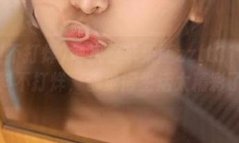 每次看苹果版zztt31.ccm黑料不打烊，都觉得生活太精彩了！