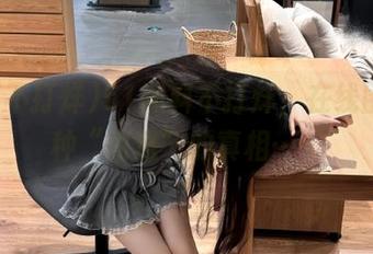 51黑料不打烊，在线围观各种“闪退”的真相……