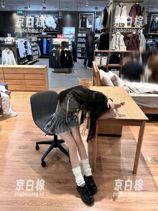 51黑料不打烊，在线围观各种“闪退”的真相……